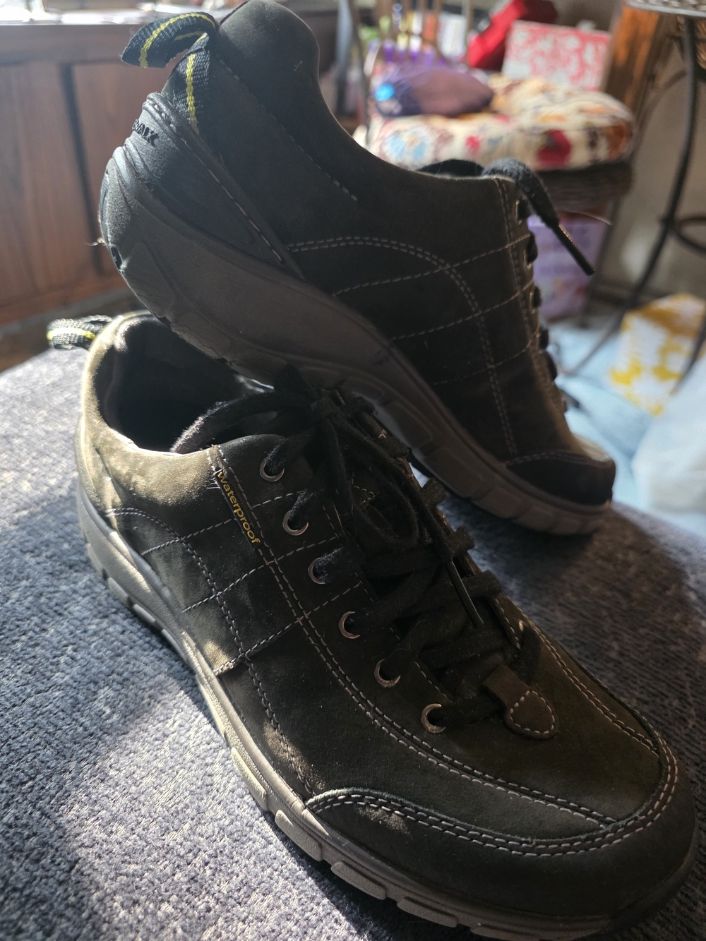 Clarks Women's Black/Gray Athletic Lace-Up Sneakers WaveWalk series 7M